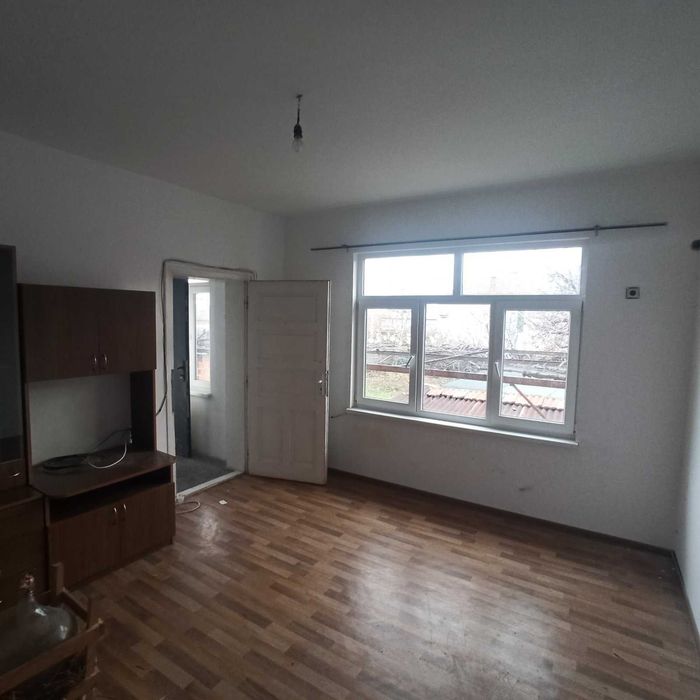 Къща в с.Енина на 2 ет. с двор 520 кв.м.