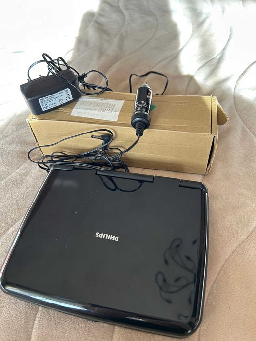 Philips Портативен DVD плейър PET721D