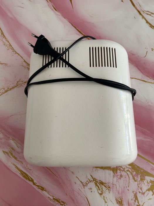 Lampă UV manichiură 36W pentru unghii gel / semipermanentă
