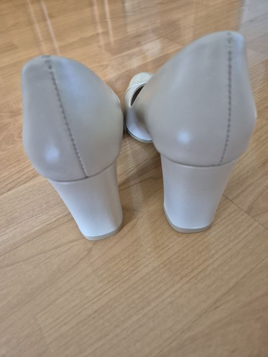 Дамски обувки кожа и лак