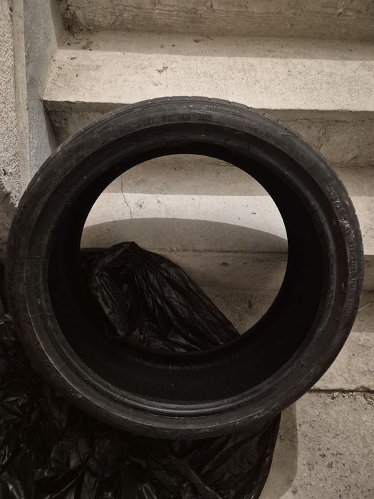 2 бр.Летни гуми 19 235/35