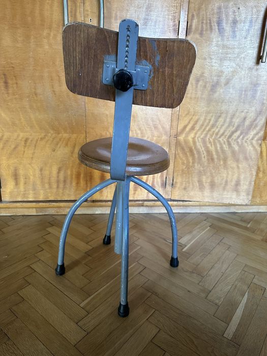 Индустриален стол на винт