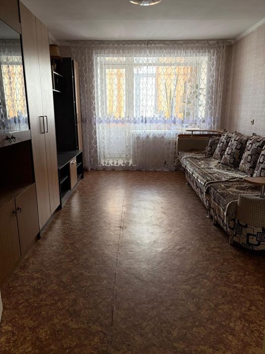 Продам 3 комн квартиру на Бензострое