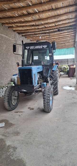Мтз80 трактор арзонга берворамиз.хамма жойи ишлайди. Рули гедролика.