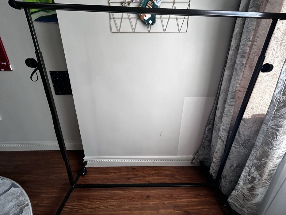 Вешалка для вещей