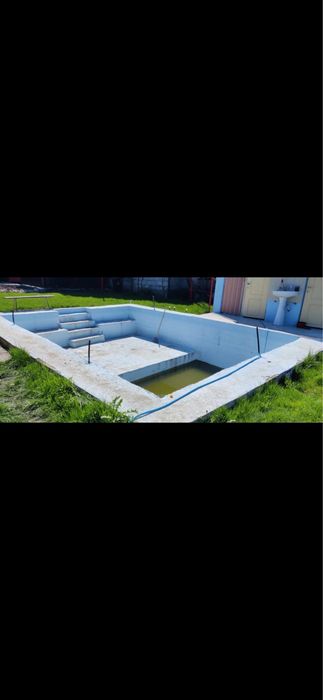 Intretinere piscine , servicii si mentenanta instalatii