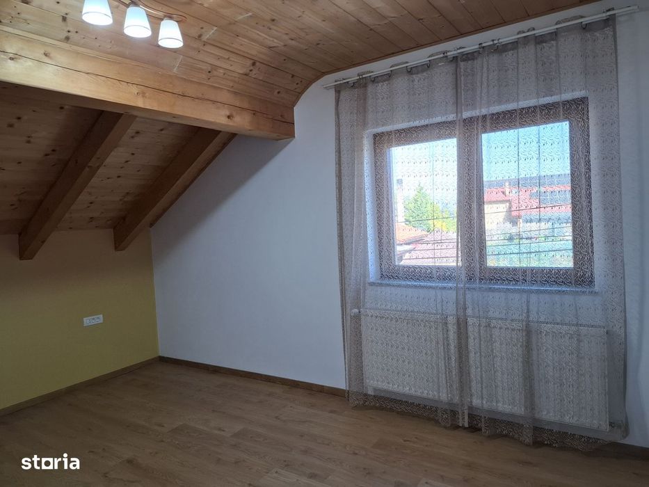 Închiriere locuință tip apartament în casă de vacanță, pe termen lung