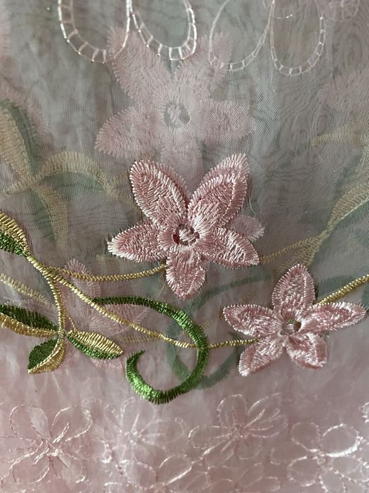 Тюль розовая, красивая