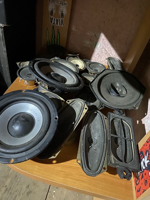 Vând diferite boxe/diverse