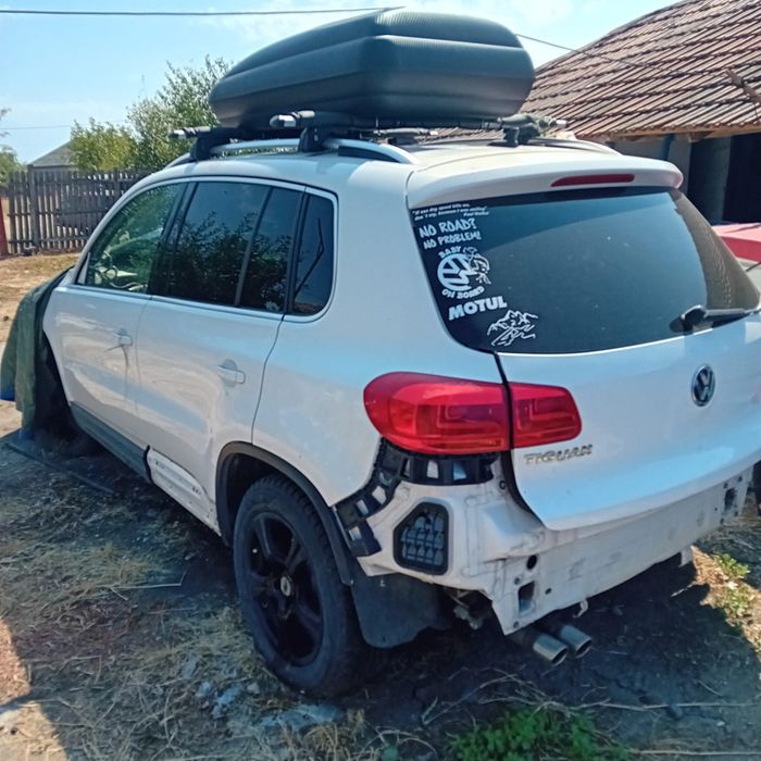 Dezmembrez tiguan 2011