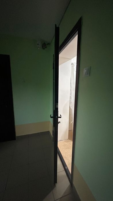Выходной дверь б/у
