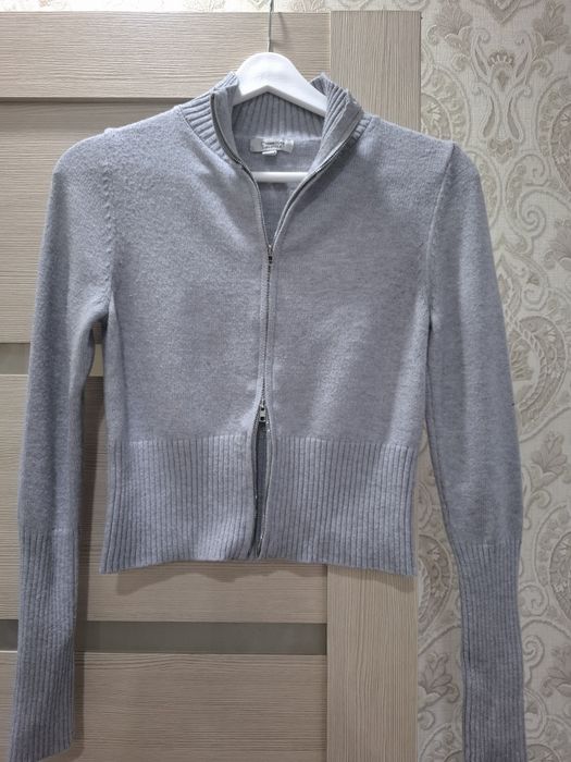 Продам женские кофты