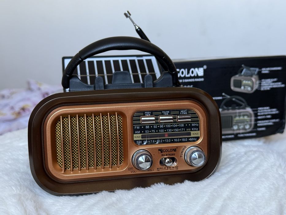 Radio portabil solar,1200 mAh, Bluetooth, TWS, Suport AM/FM/SW,Aspect Retro