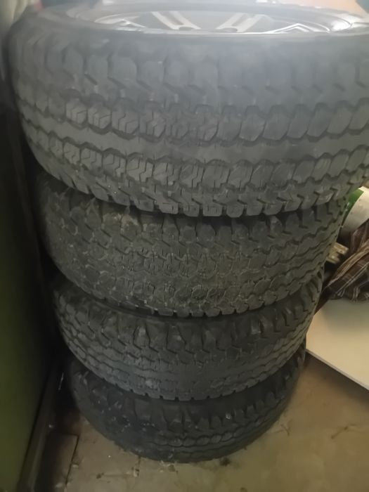 Продават се. Goodyear