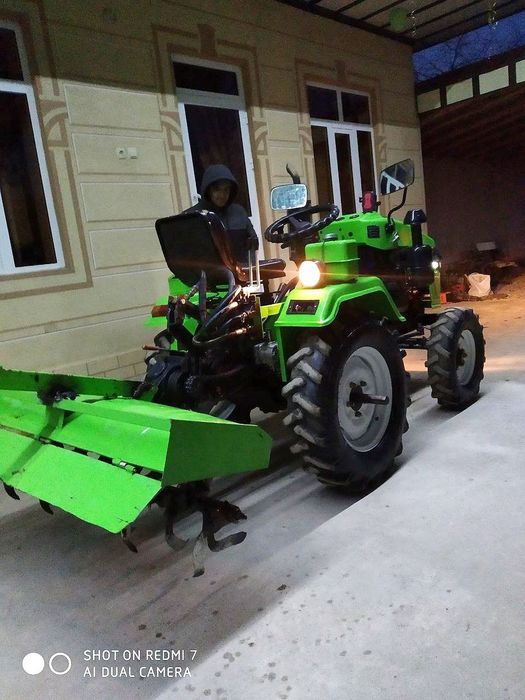 Traktor. Ishlaydi. Xamma joyi soz holatda. Chizili puligi freziri
