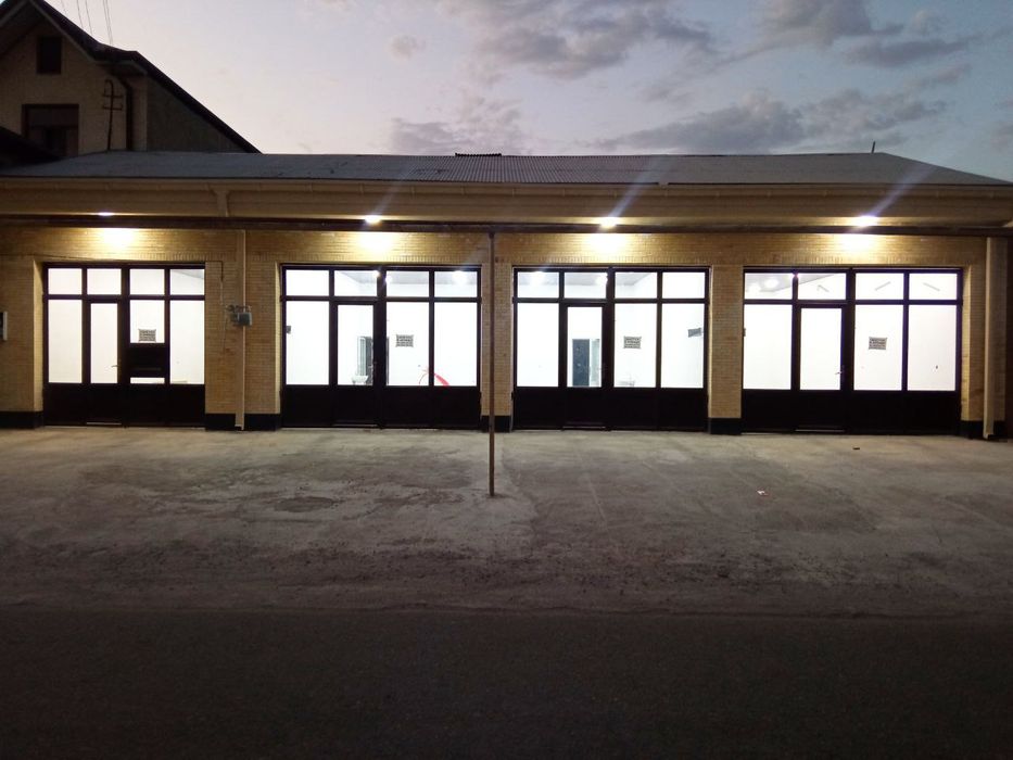 В Согдиане Продается все  магазины все по 40кв. зади ещё есть участок