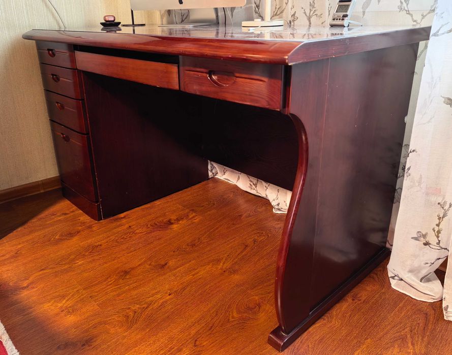 Письменный стол (дерево)