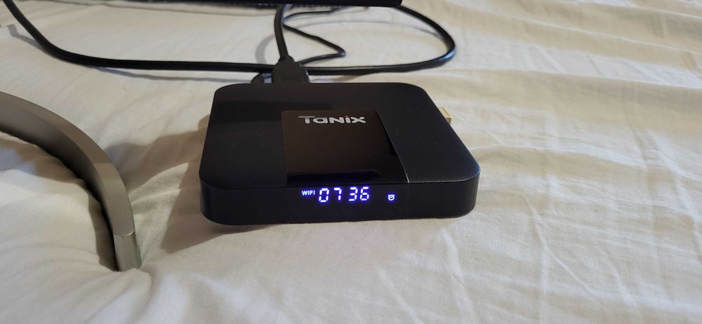 Tanix T3 android box 16/2Gb, nou la cutie nefolosit , optical out, pachet complet, box, telecomandă, alimentator, cablu HDMI