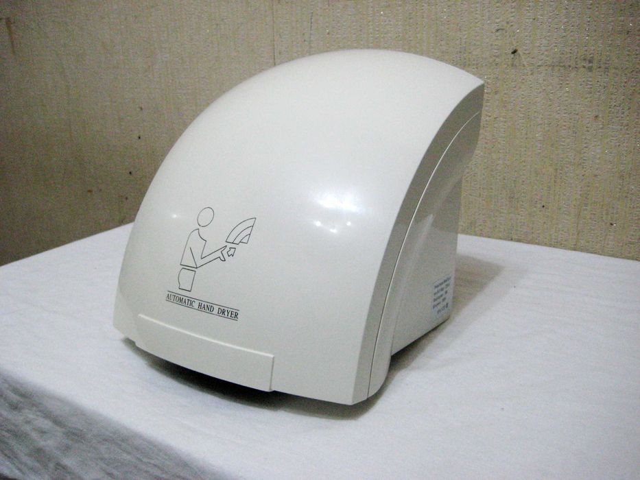 Сушилка фен для рук идеальном рабочим почти новым состоянии!