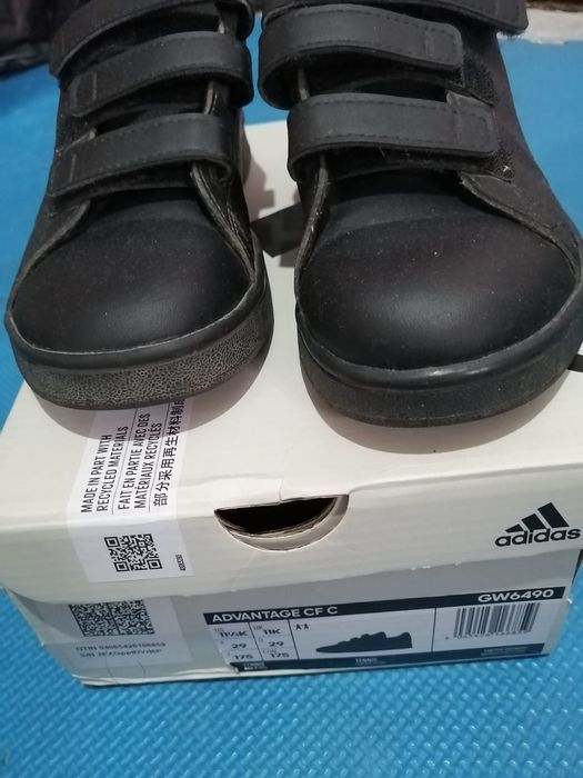 Срочно продам кроссовки Адидас 30 размер.