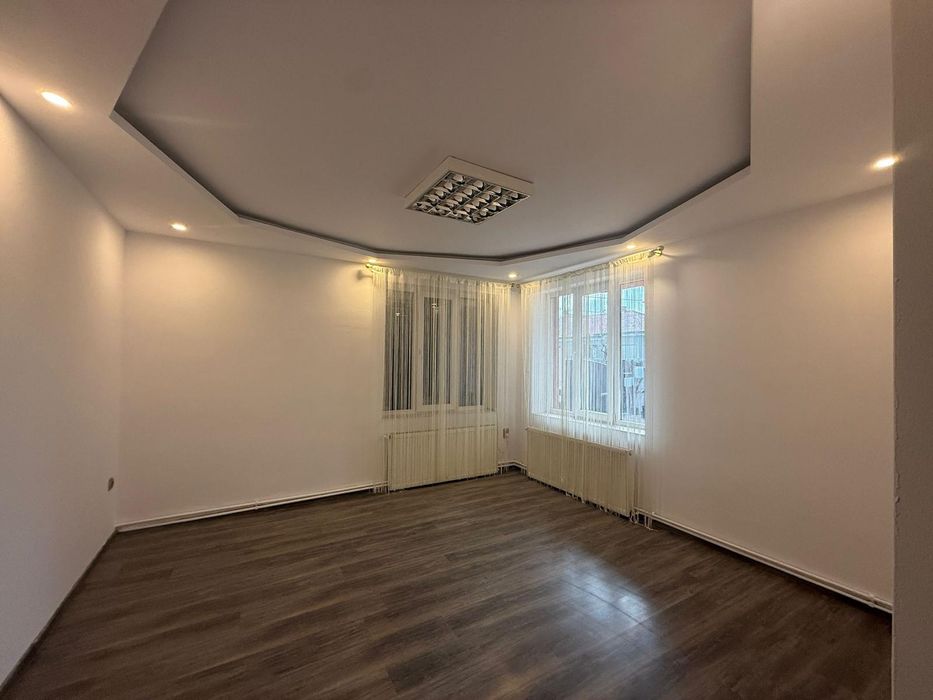 Inchiriez apartament 2 camere 100 mp