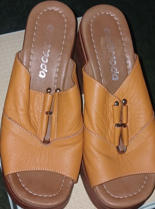 Продам сабо 36размер