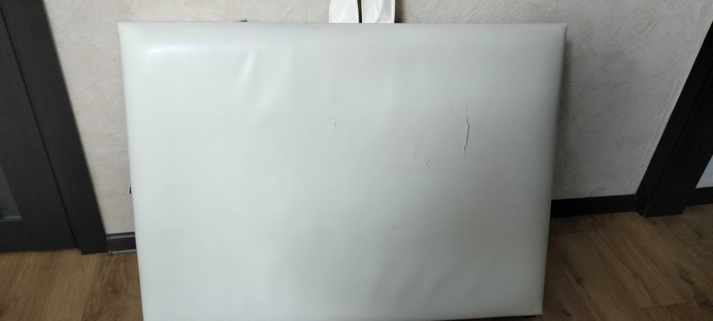 Продам кушетку .