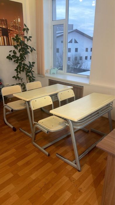 Продам парты со стульями