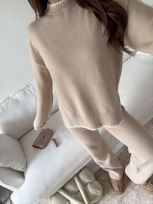 Set de două bucăți de pulover și pantaloni