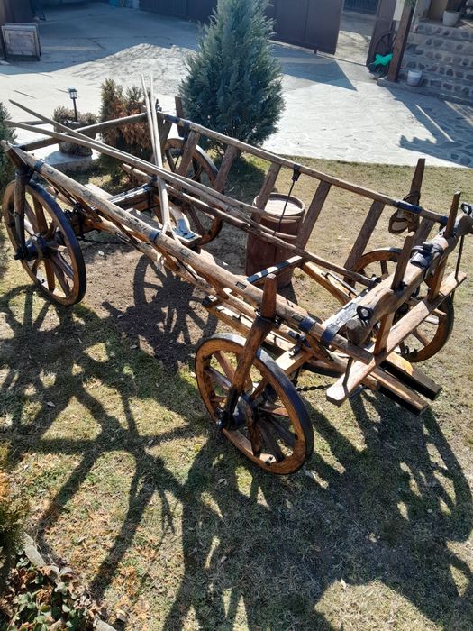 Vând car în stare foarte  bună.