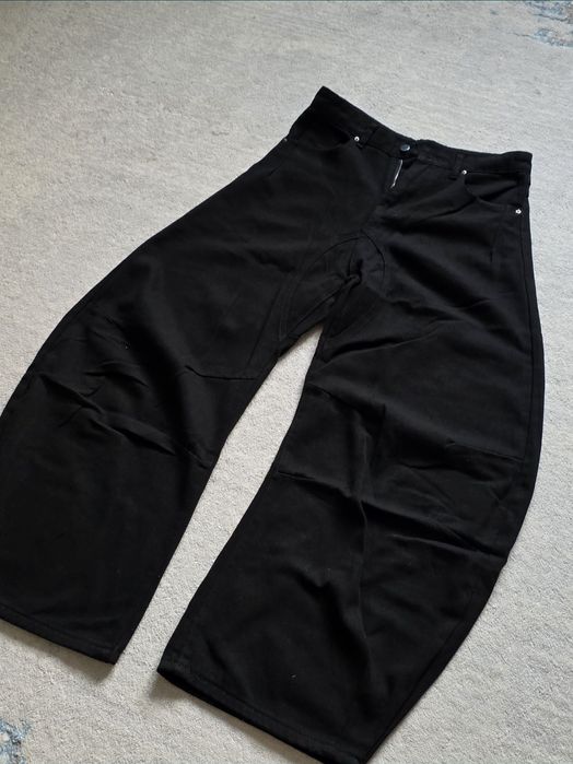 Джинсы черные М и L размер