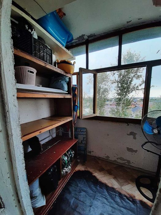 продам 1 комнатную петренко 11