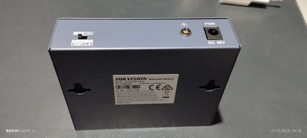 Продаются PoE-коммутатор Hikvision, модель DS-3E0105P-E/M(B).