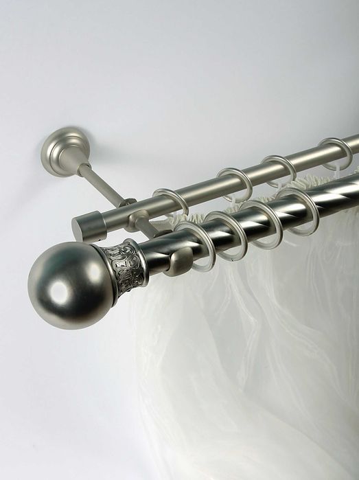 Трубчатая металлическая гардина