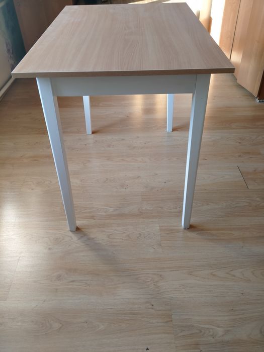 Продам стол деревянный