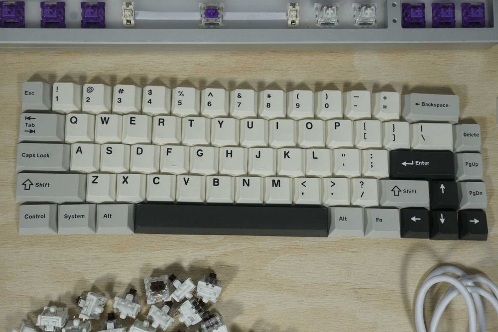 65% Безжична механична клавиатура Yunzii AL66 Изцяло метална Knob RGB