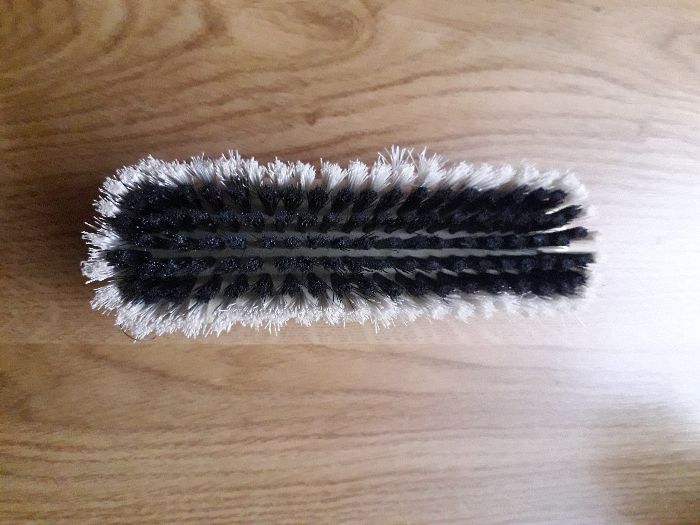 Perie radacini pantofi covoare