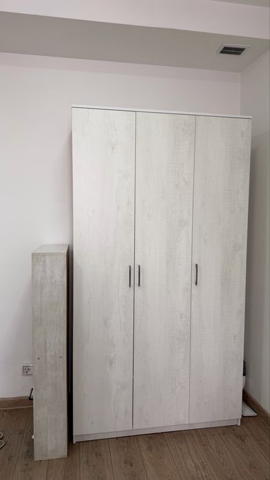 Шкаф 3-х дверный и открытый стеллаж