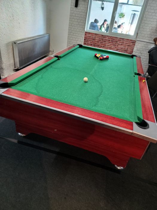 Vând masa de biliard 9ft