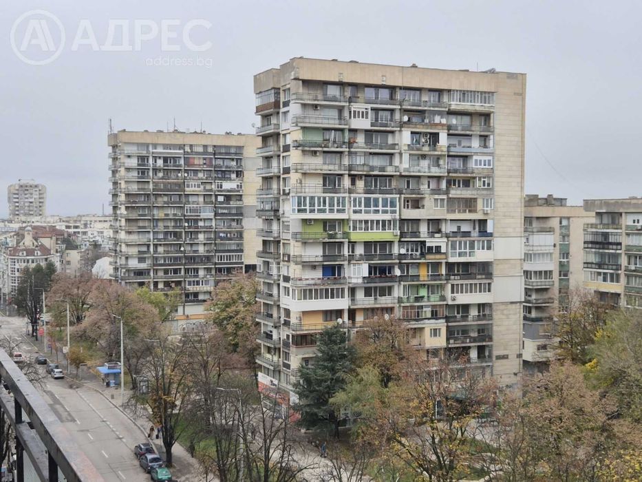 Тристаен апартамент, Широк Център, 87 кв.м., ет. 8, тухла