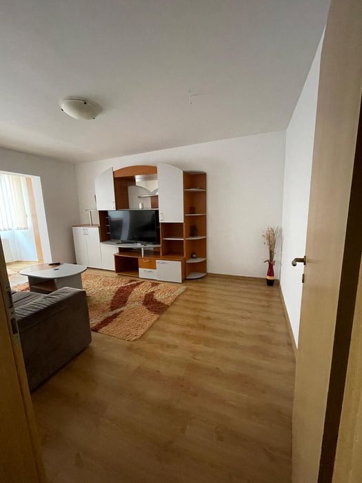 Inchiriere apartament 2 camere Raşnov