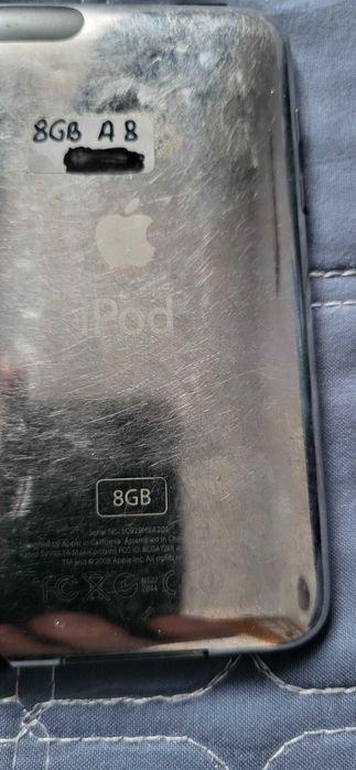 iPod 8Gb Model A1288 fuctional