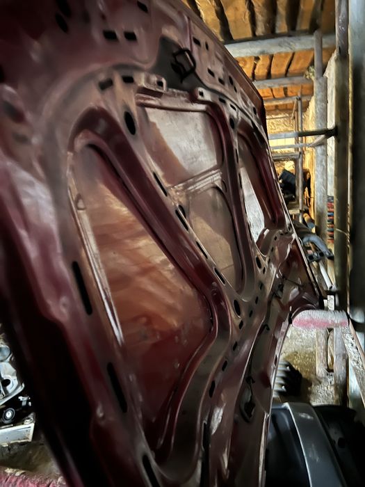 Капот на Пассат Б5