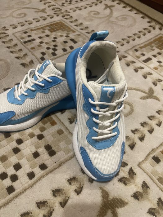 Кроссовки Saber размер 40