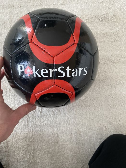 PokerStars Poker stars футболна топка