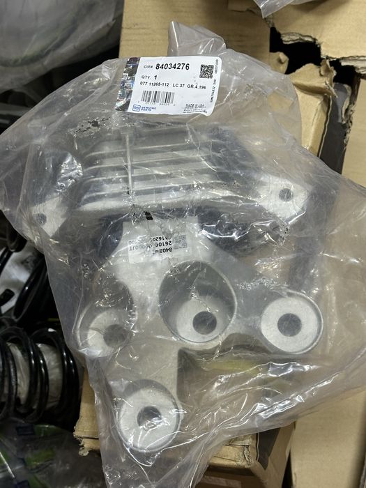 Подушка двигателя Malibu tracker onix monza tahoe traverse trailblazer