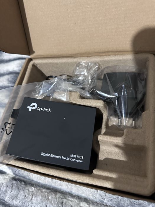 Vand media convertoare TP LINK MC210 Gigabit single-mode ‘ 5bucati