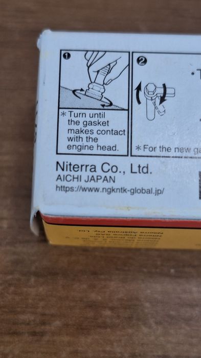 Свещи NGK обикновени и  иридиеви за   Хонда Сивик CRV Accord Jazz