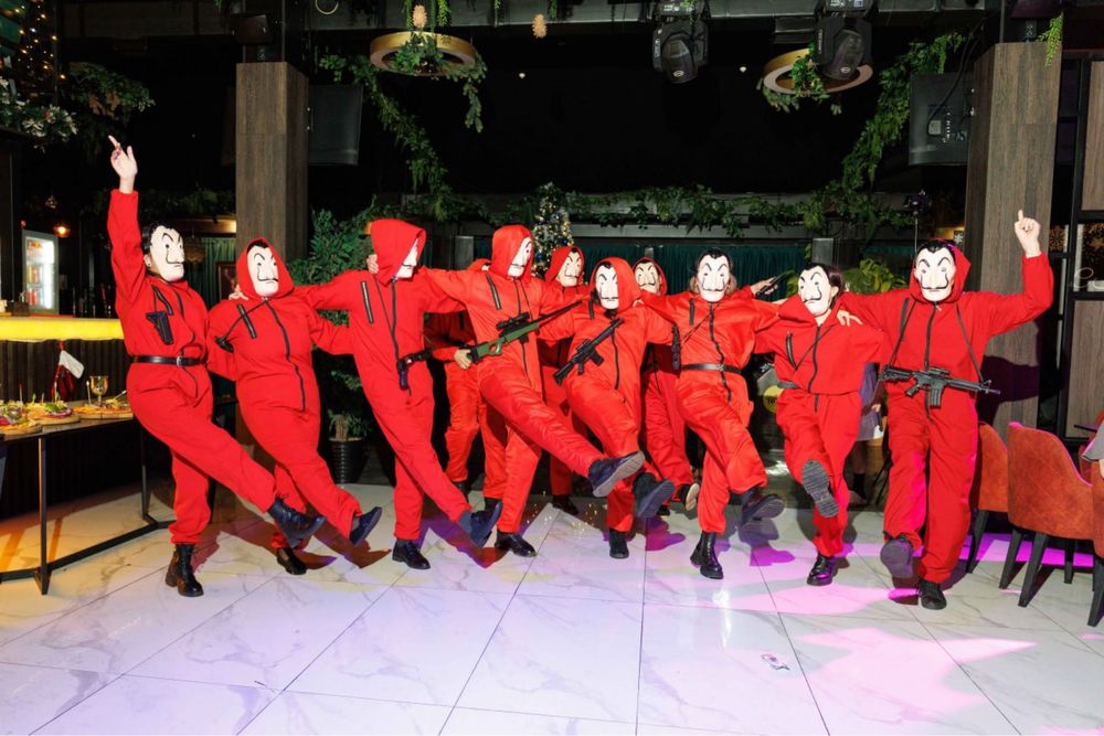 Бумажный дом прокат на новый год