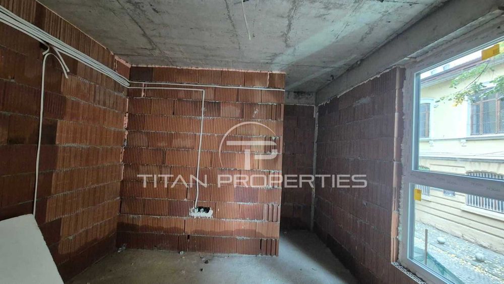 Тристаен апартамент в Центъра